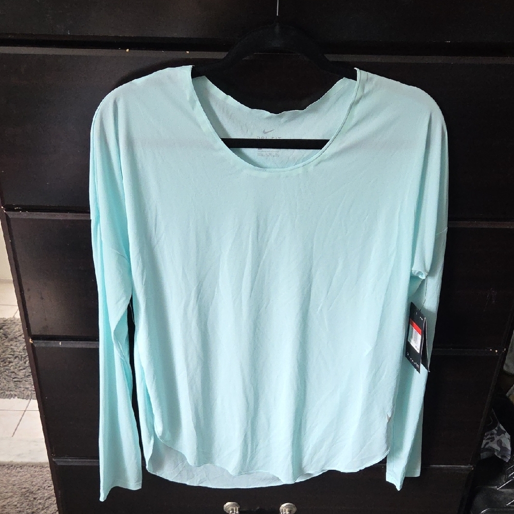 Nike Green Relaxed Long Sleeve Tee